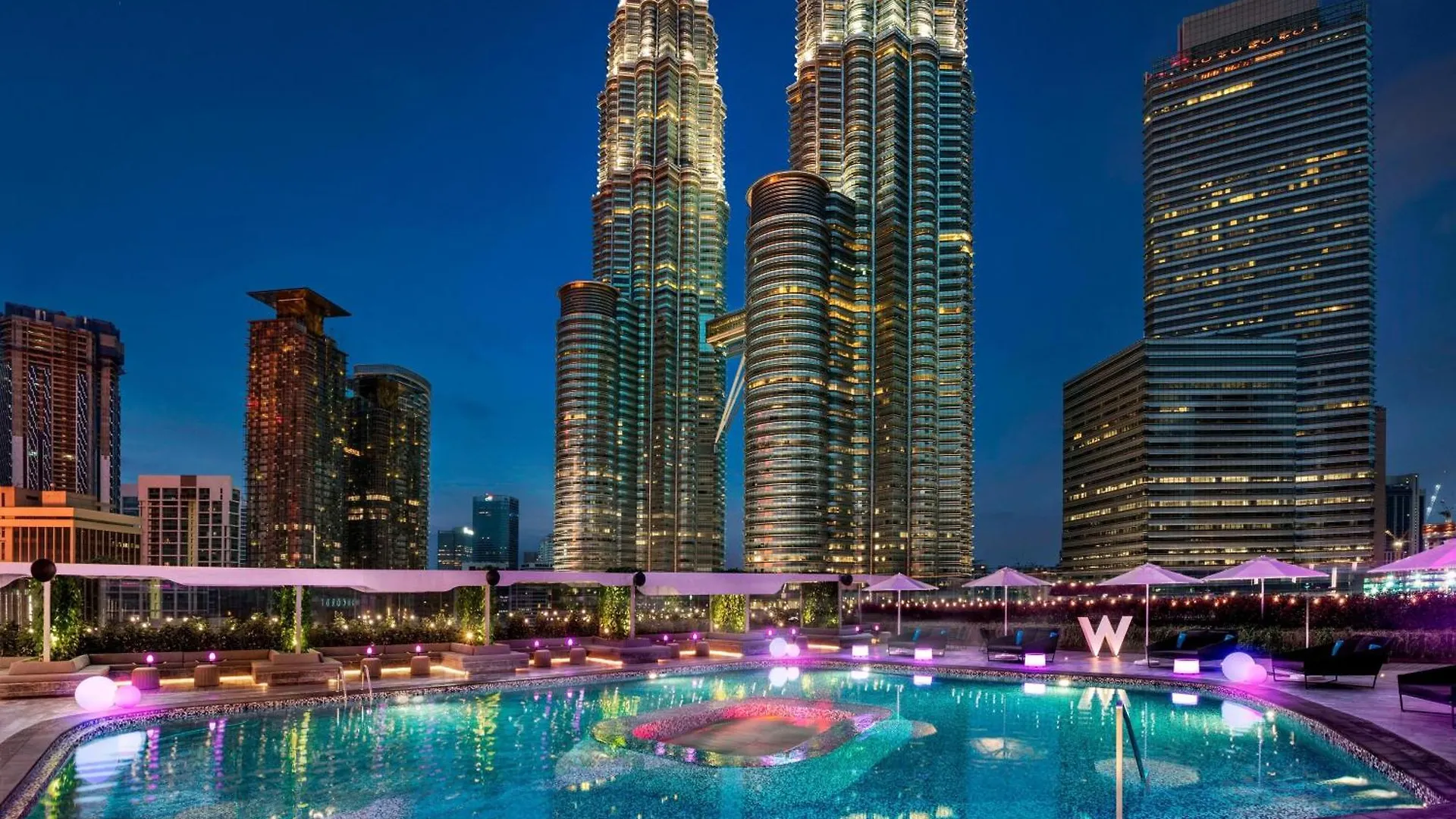 Hotel W Kuala Lumpur 5*,