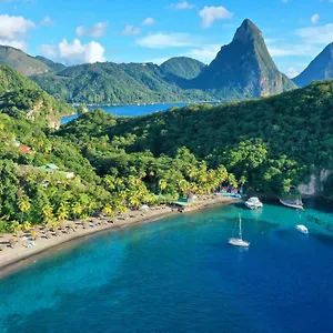 אתר נופש Jade Mountain *****